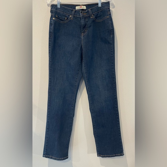 Levi's Denim - Women’s Levi 512 Perfectly Slimming‎ Straight Leg Jeans In Size 29